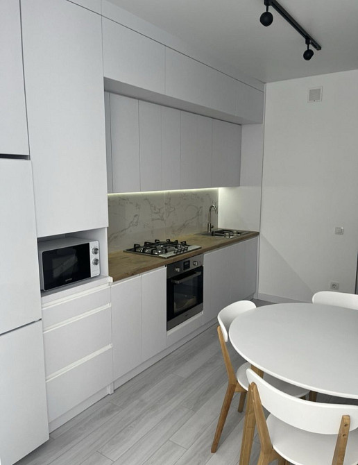 Оренда 1-кімнатної квартири + кухня студія 48 м2, ЦЕНТР Ивано-Франковск - изображение 1