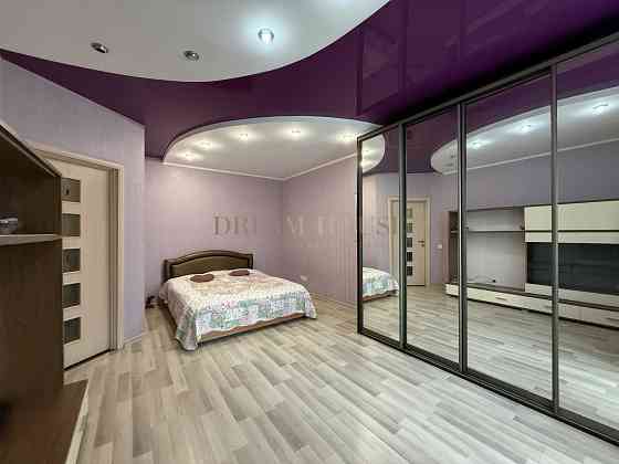 Простора квартира  в центрі Буча