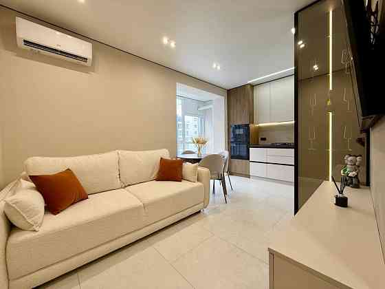 Продаж 1-кім+кухня-студія з дорогим ремонтом, центр міста! Ивано-Франковск