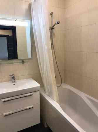 Вулиця Миколи Міхновського, 31, ТЦ Караван Днепр