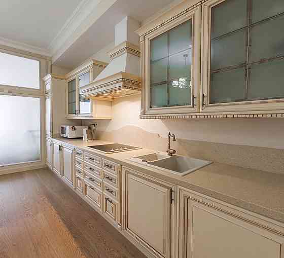 В продаже 2-х комн. квартира в Аркадийском дворце.  Первая линия моря! Odesa