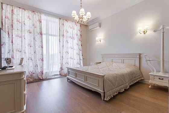 В продаже 2-х комн. квартира в Аркадийском дворце.  Первая линия моря! Odesa