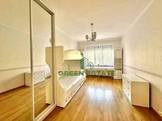 Оренда 3-ої кімнатної квартири бічна від Чупринки з паркомісцем Львов