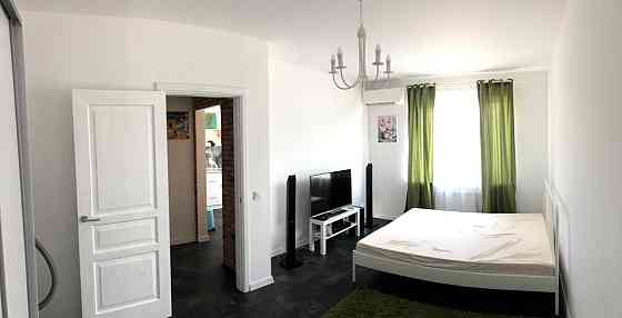 Здам квартиру на стеценка 75В Киев