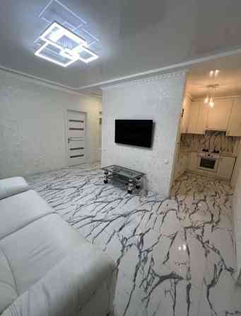 Двохкімнатна, поруч стадіон "Зірка" - Центр Міста Кропивницький