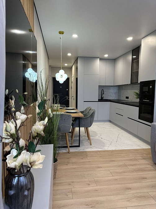 Продаж 2к кв Варшавський 2 Варшавський 2 70м  11пов Власник Київ - зображення 1