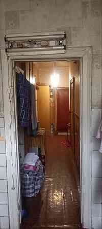 Продам 3ёх.к.кв. 1/2 Сталинка АО с гаражом во дворе. Каменское (Запорожская обл.)