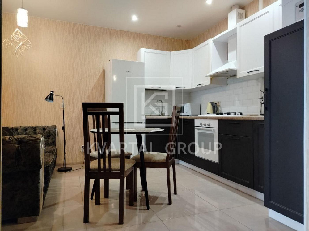 Продається 2-кімнатна квартира з сучасним ремонтом та меблями Ирпень - изображение 2