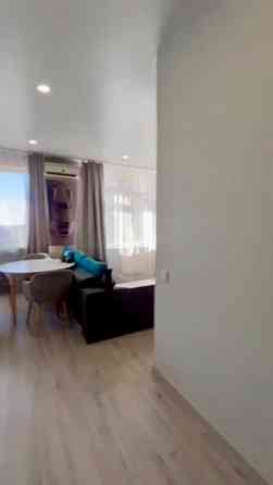 Стильна світла квартира в 37 Перлині Лиманка