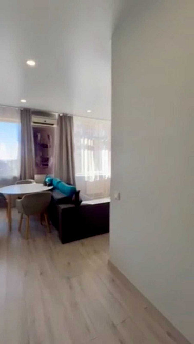 Стильна світла квартира в 37 Перлині Лиманка - изображение 3