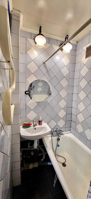 Оренда 2-х к кв вул Глісерна буд. 20-А є телевізор, мікрохвильова піч. Zaporizhzhia - photo 8