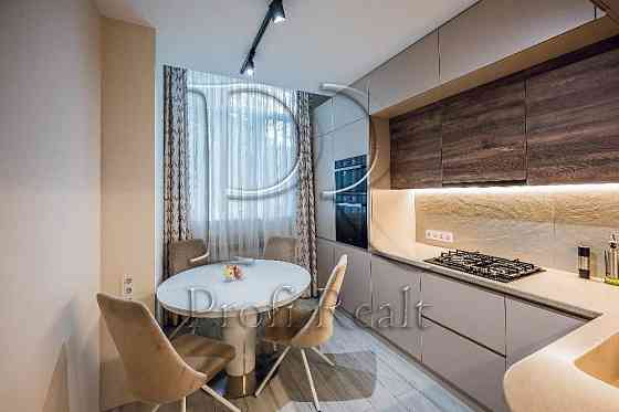 Продаж 2 к кв Попудренко 18а/Соцмістг/метро Дарниця Київ