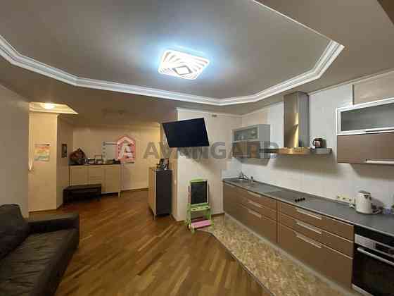 Продаж видової 3-кімнатної квартири на Позняках Kyiv