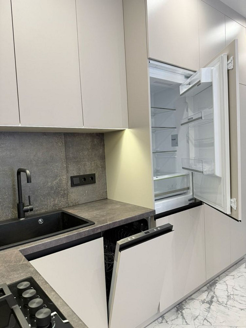 Сучасна 1к квартира з новим дизайнерським ремонтом, ЖК Молодість Ирпень - изображение 2