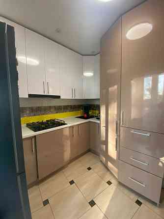 Без комісії Власник!Продам велику євро 2-кімнатну,50 м.кв,р-н Академії Ирпень