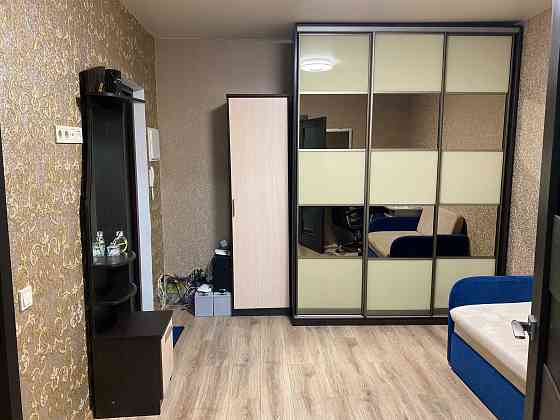 Без комісії Власник!Продам велику євро 2-кімнатну,50 м.кв,р-н Академії Ирпень