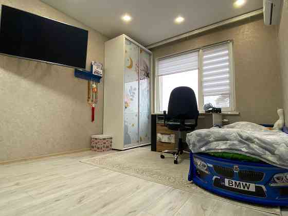 Без комісії Власник!Продам велику євро 2-кімнатну,50 м.кв,р-н Академії Ирпень