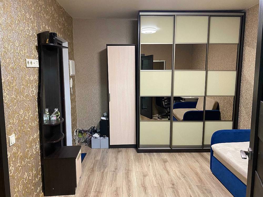 Без комісії Власник!Продам велику євро 2-кімнатну,50 м.кв,р-н Академії Ирпень - изображение 4