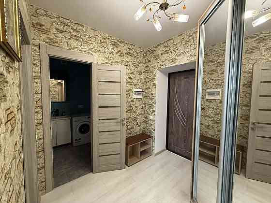 Продам 1-но комнатную квартиру с ремонтом в кирпичном доме на Сахарова Odesa