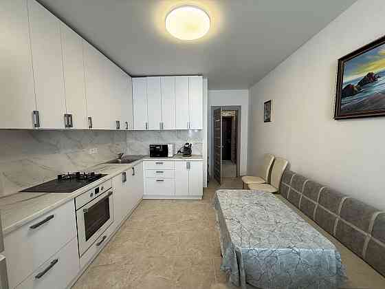 Продам 1-но комнатную квартиру с ремонтом в кирпичном доме на Сахарова Odesa