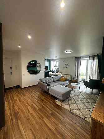 Чотирикімнатна квартира, сучасний ремонт, центр міста Умань