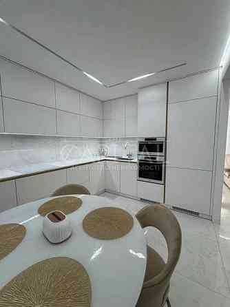 Перша оренда розкішної 3-кімнатної квартири з видом, що захоплює дух Киев