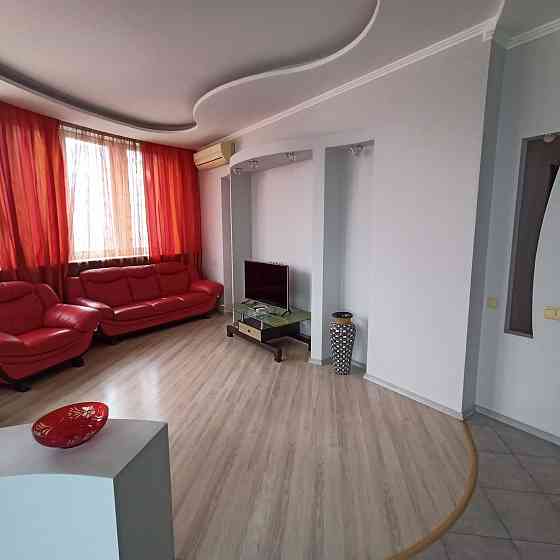 Без % сдам 3 комнатную ул. М.Тимошенка 21 (Левка Лукьяненка) Киев