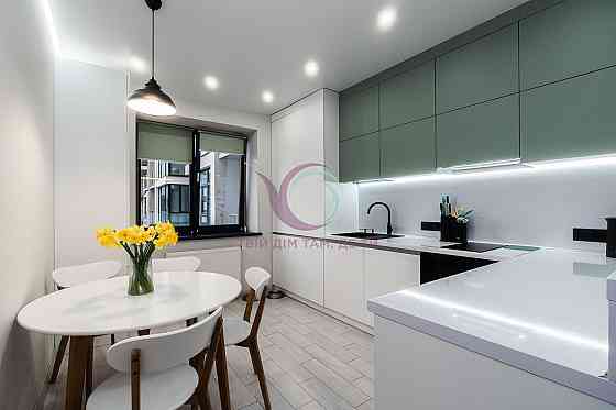 Дизайнерська 3-к. квартира біля озера та парку, ЖК ''Park Residence'' Ивано-Франковск