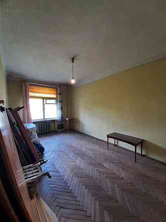 Сталінка на Печерську, Джона Маккейна 36 Київ