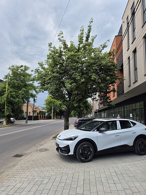 Здається в оренду 3х кім-на кв-ра поблизу Центру в р-ні вул Собранецьк Ужгород - изображение 1
