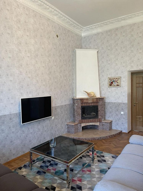 Просторная «бельгийка» исторический центр Одессы «Книжка» от хозяина Одесса - изображение 1