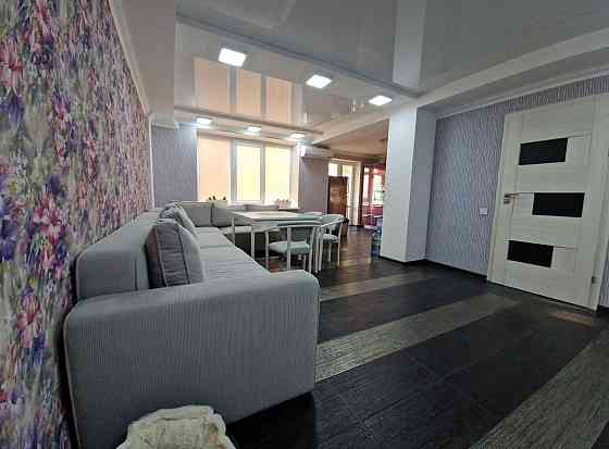 Продам 5кімнатну квартиру. 175кв.м.Центр.Власник Луцк