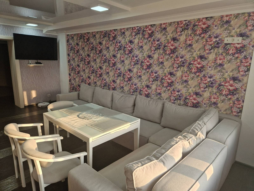 Продам 5кімнатну квартиру. 175кв.м.Центр.Власник Луцьк - зображення 1