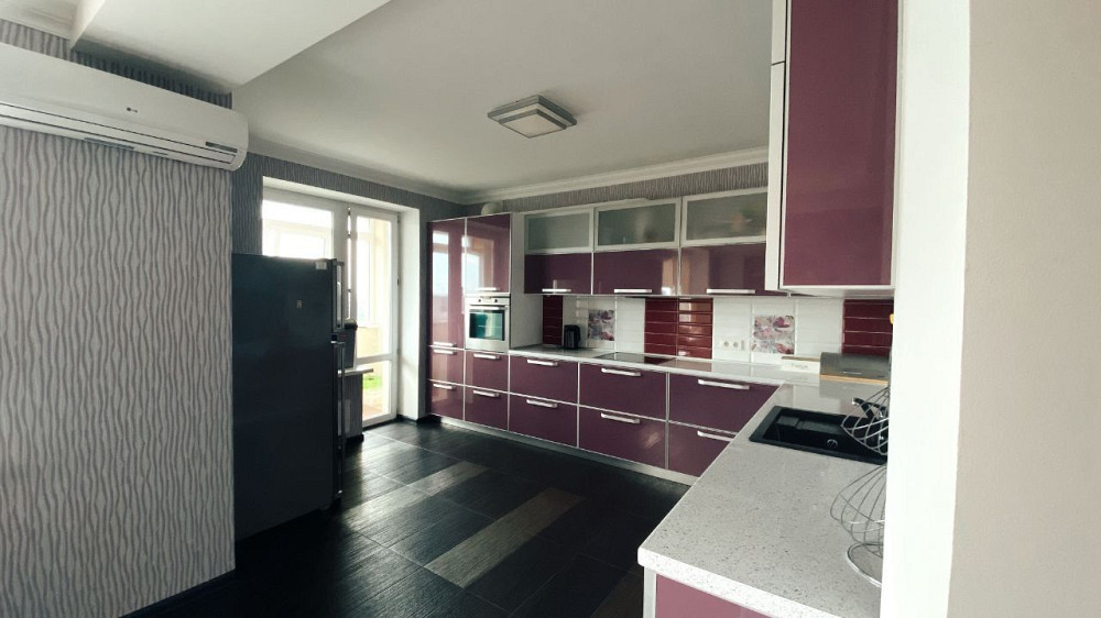 Продам 5кімнатну квартиру. 175кв.м.Центр.Власник Луцьк - зображення 4