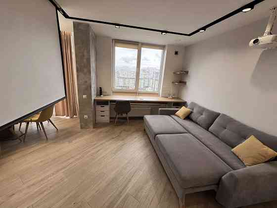 Оренда сучасної 2-х рівневої квартири із 2 спальнями, ЖК Семицвіт Львов