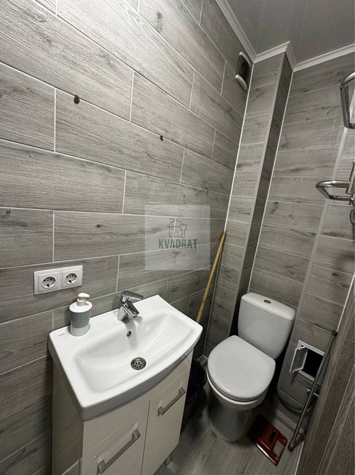 Продам 2- х кімнатну квартиру в історичній частині міста Кам`янець-Подільський - зображення 4