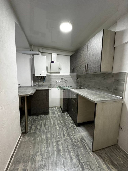 Продам 2- х кімнатну квартиру в історичній частині міста Кам`янець-Подільський - зображення 1