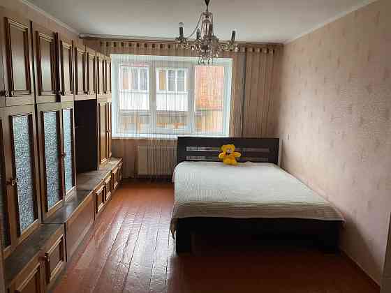 Продається трикімнатна квартира Шепетівка