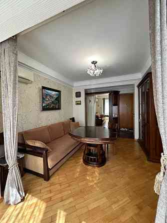 Квартира біля Центрального Ботанічного саду Київ