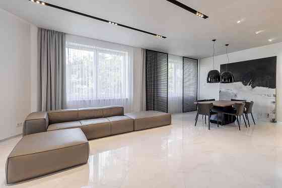 Продам квартиру з дизайнерським ремонтом в новобудові вул. Ярославенка Львов