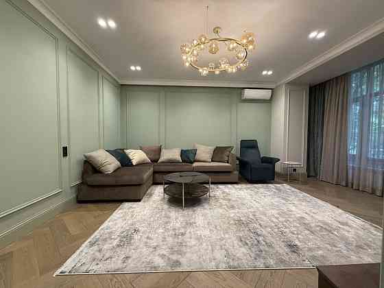 Без Комісії! 2-кімн. біля Маріїнського парку, метро Арсенальна, Липки. Киев