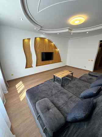 Оренда просторої 83 м 3-кім квартири на вул. Юнаківа , бічна Шевченка Львов