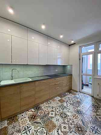 Сучасна 2-кімнатна квартира з кухнею-студією по вул.Під Голоском Львов