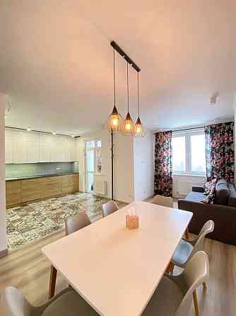 Сучасна 2-кімнатна квартира з кухнею-студією по вул.Під Голоском Львов