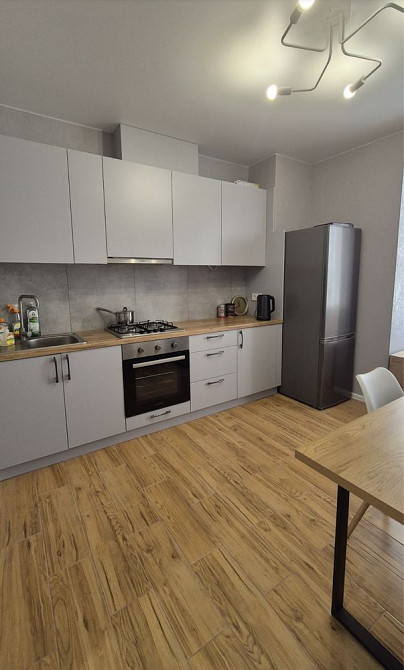 2 кімнатна квартира з новим ремонтом, укомплектована усім.Вигідна ціна Буча - изображение 4