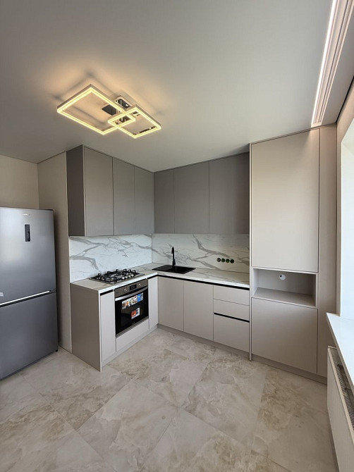 Продам 2 кім. квартиру з ремонтом та меблями Луцьк - зображення 1