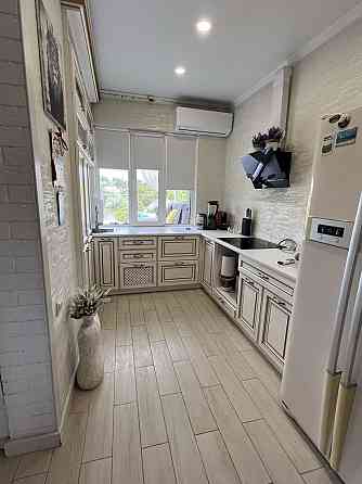 Продам квартиру 3х кв/76кв.м, гараж, своє парко місце, участок. Запоріжжя