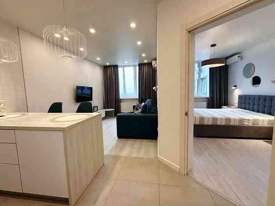 Оренда світла дизайнерська 1к квартира ЖК «Status Grad», Осокорки Киев