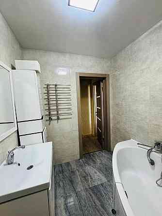 Пропонується до продажу простора 3-кімнатна квартира з капітальним Хмельницкий