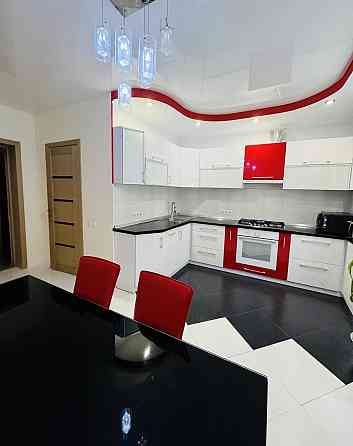 Пропонується до продажу простора 3-кімнатна квартира з капітальним Хмельницкий